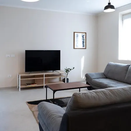 Cetinale Apartment *