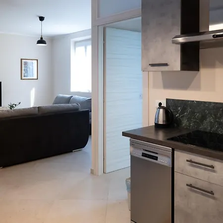 Apartment Cetinale *